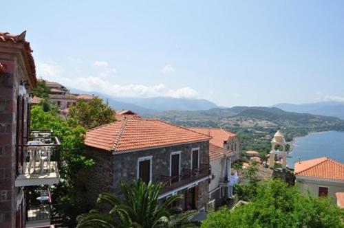 The Schoolmistress With The Golden Eyes, Studios & Rooms Μήθυμνα Εξωτερικό φωτογραφία