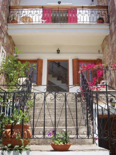 The Schoolmistress With The Golden Eyes, Studios & Rooms Μήθυμνα Εξωτερικό φωτογραφία